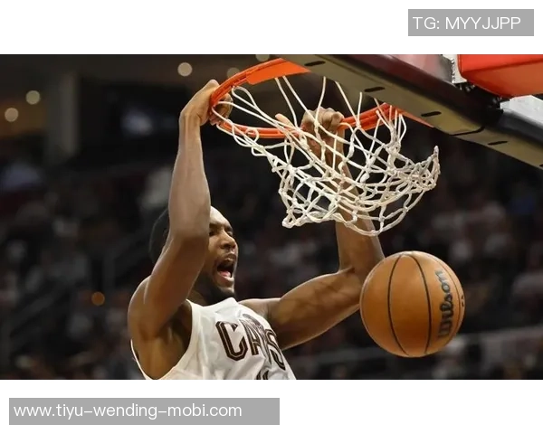 小莫布里首秀表现亮眼18分钟内贡献12分6板2助助力球队胜利 小莫布里首秀表现亮眼18分钟内贡献12分6板2助助力球队胜利